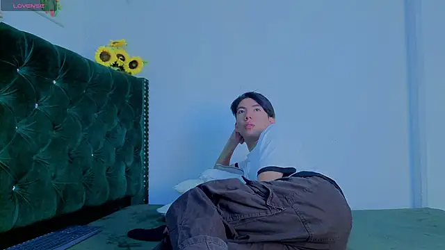 Levii Ackermann online show from March 16, 2026, 2:21 pm