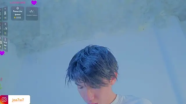 Levii Ackermann online show from April 8, 2026, 6:42 pm