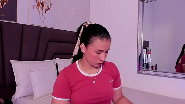Sofi Perez  online show from October 2, 2025, 11:24 am