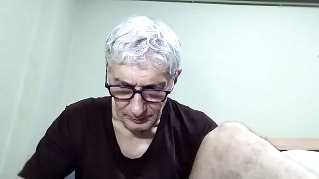 BIGUNCUTHARDCOCK online show from November 25, 2025, 5:08 am