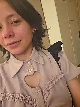 loIijanne online show from July 29, 2026, 2:22 am