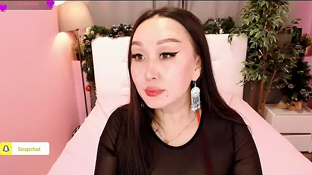 Julianna Jami online show from January 5, 2025, 6:13 pm