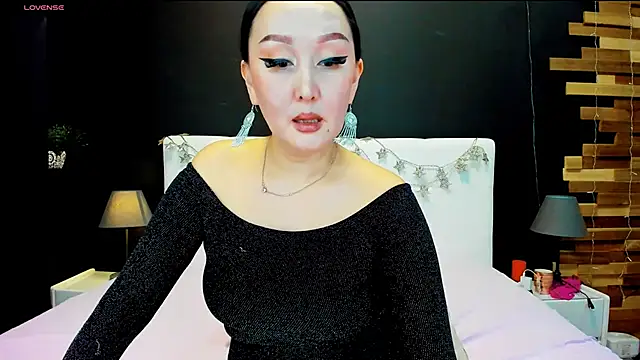 Julianna Jami online show from February 4, 2025, 11:38 am