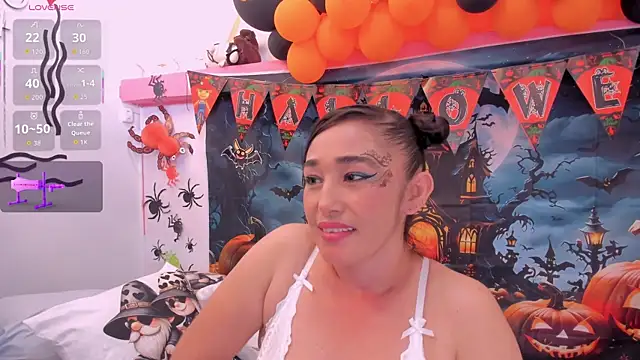 charlotte-11 online show from October 16, 2025, 4:48 pm