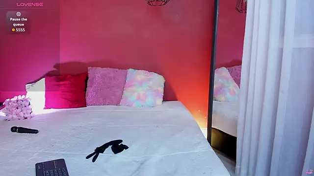  Tattoo Couple online show from April 11, 2026, 2:32 pm