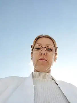 blondyruby online show from March 9, 2026, 9:46 am