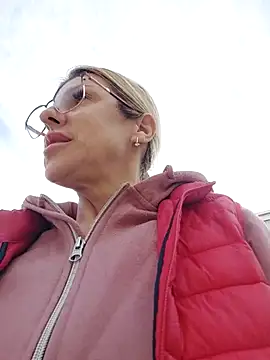 Snapshot of blondyruby chatting on February 3, 2026, 9:25 am blondyruby online show from February 3, 2026, 9:25 am