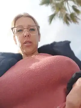 Snapshot of blondyruby chatting on March 1, 2026, 11:54 am blondyruby online show from March 1, 2026, 11:54 am