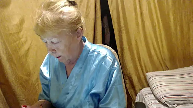  Estelitta 5 online show from October 11, 2025, 7:48 pm