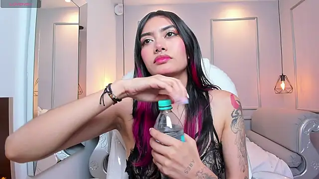 Snapshot of AzuraKindong chatting on March 13, 2025, 10:10 pm AzuraKindong online show from March 13, 2025, 10:10 pm