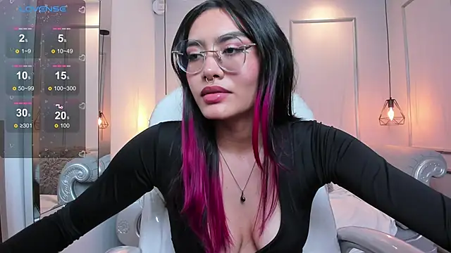 Snapshot of AzuraKindong chatting on March 6, 2025, 1:27 am AzuraKindong online show from March 6, 2025, 1:27 am