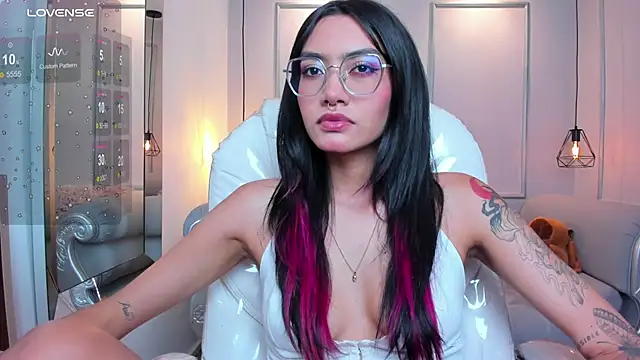 Snapshot of AzuraKindong chatting on September 10, 2025, 7:24 pm AzuraKindong online show from September 10, 2025, 7:24 pm