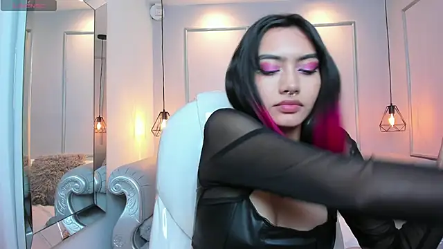 Snapshot of AzuraKindong chatting on March 8, 2025, 7:42 pm AzuraKindong online show from March 8, 2025, 7:42 pm