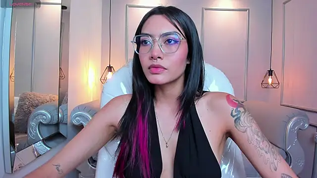 Snapshot of AzuraKindong chatting on September 16, 2025, 7:26 pm AzuraKindong online show from September 16, 2025, 7:26 pm