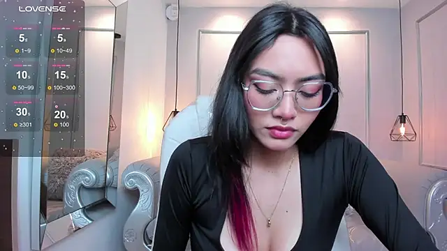 Snapshot of AzuraKindong chatting on September 23, 2025, 7:21 pm AzuraKindong online show from September 23, 2025, 7:21 pm