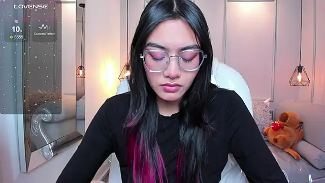 Snapshot of AzuraKindong chatting on September 26, 2025, 7:21 pm AzuraKindong online show from September 26, 2025, 7:21 pm