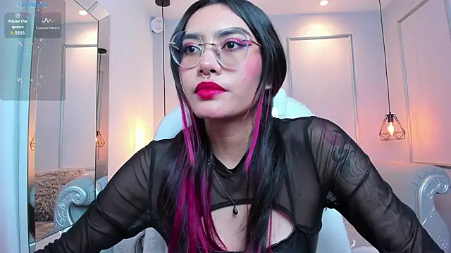 Snapshot of AzuraKindong chatting on March 8, 2025, 10:45 pm AzuraKindong online show from March 8, 2025, 10:45 pm