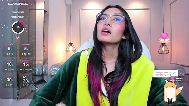 Snapshot of AzuraKindong chatting on September 18, 2025, 7:50 pm AzuraKindong online show from September 18, 2025, 7:50 pm