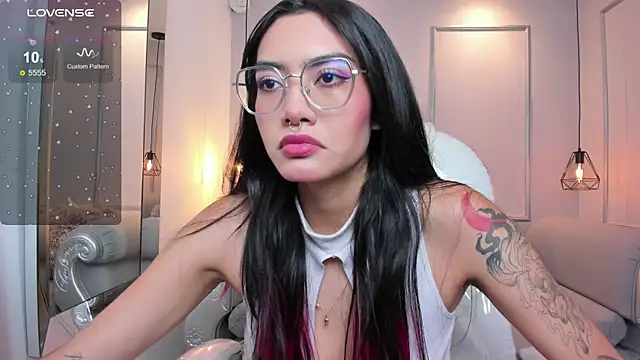 Snapshot of AzuraKindong chatting on September 12, 2025, 7:13 pm AzuraKindong online show from September 12, 2025, 7:13 pm