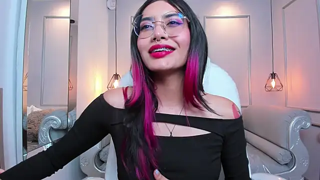 Snapshot of AzuraKindong chatting on March 8, 2025, 1:39 am AzuraKindong online show from March 8, 2025, 1:39 am