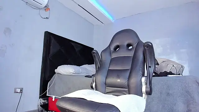 Dancelwashington online show from February 2, 2026, 9:03 pm