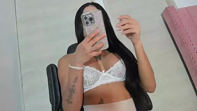 Snapshot of Madi_hotgod chatting on January 8, 2025, 2:35 am Madi hotgod online show from January 8, 2025, 2:35 am