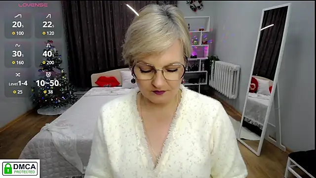 BlondeBrilliant7 online show from December 5, 2025, 9:19 am