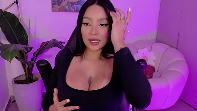 sarawinstone online show from December 21, 2025, 12:24 am