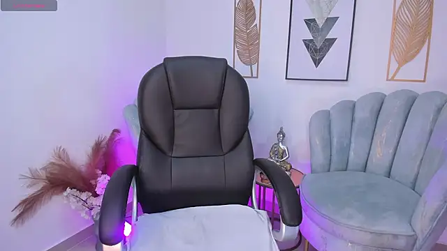 Aida adams online show from March 8, 2026, 12:08 pm