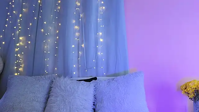 hannacruzsj online show from October 22, 2025, 8:41 pm