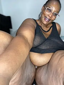 MsWhiteChocolatte online show from February 20, 2026, 6:54 pm