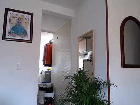 Laura martin  online show from September 15, 2025, 11:21 am