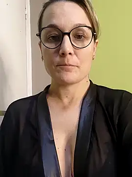 marinella07 online show from December 6, 2024, 1:06 pm