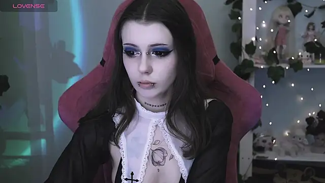 prettybones online show from April 16, 2026, 12:33 am