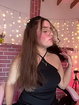 Snapshot of Juanelopez1 chatting on February 8, 2026, 3:04 am Juanelopez1 online show from February 8, 2026, 3:04 am