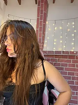 Juanelopez1 online show from June 13, 2026, 3:59 am