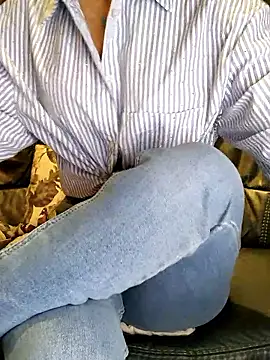 Melody87 online show from October 21, 2025, 7:02 pm