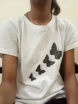 Snapshot of Kumkum_36 chatting on October 25, 2025, 4:33 am Kumkum 36 online show from October 25, 2025, 4:33 am