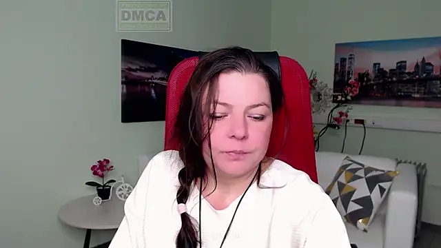 Lily flower7 online show from December 5, 2025, 5:06 am