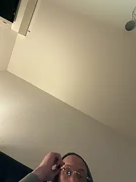 Guitccch online show from March 18, 2026, 9:15 pm