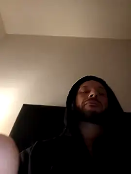 Guitccch online show from April 4, 2026, 8:15 pm