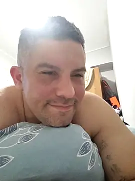 Snapshot of antonioM84 chatting on March 1, 2025, 1:32 am antonioM84 online show from March 1, 2025, 1:32 am