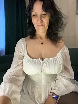 Snapshot of Katie-n chatting on December 25, 2024, 6:31 am Katie-n online show from December 25, 2024, 6:31 am
