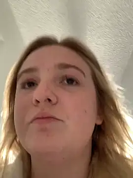 cammy2 online show from December 31, 2024, 8:34 pm