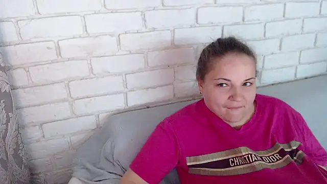 Crazyy girl  online show from May 17, 2026, 4:29 pm