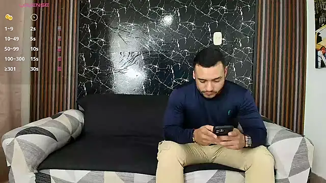 Snapshot of hott_dicks chatting on February 12, 2025, 7:35 pm hott dicks online show from February 12, 2025, 7:35 pm