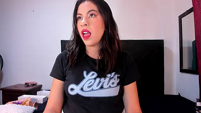 kandy-Jhonson online show from November 21, 2025, 11:48 pm