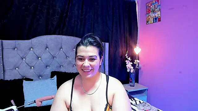 martina foxy  online show from February 26, 2025, 12:05 pm