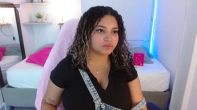 Julia Boobs online show from September 24, 2025, 12:33 pm