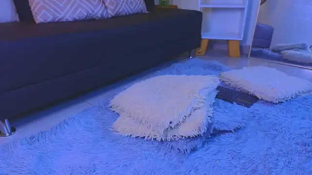 Isa  Blanc online show from March 8, 2026, 2:26 am